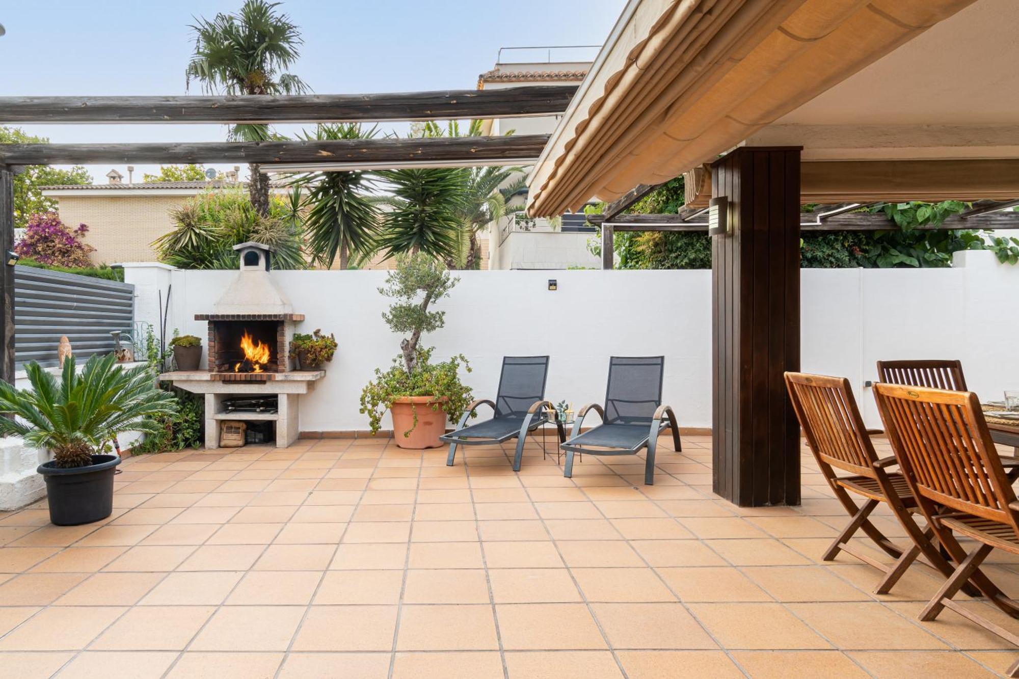"Charm & Cozy 4Br - 3Ba With Pool & Barbecue" Villa Cambrils Luaran gambar